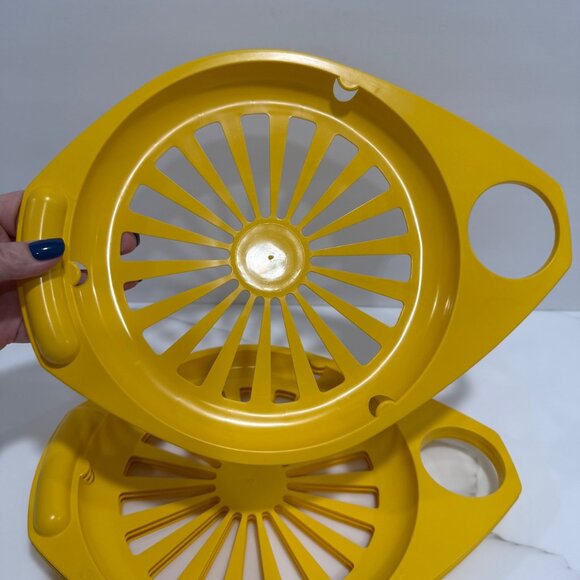 VTG 70s FREM Corp Set of 4 Paper Plate & Drink Holder Yellow Camping Retro - Picture 2 of 8